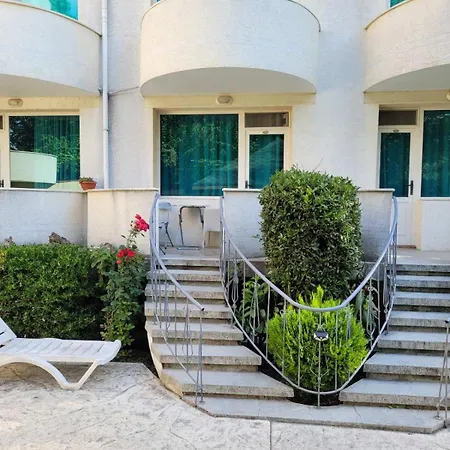 Veronika Hotel 3*